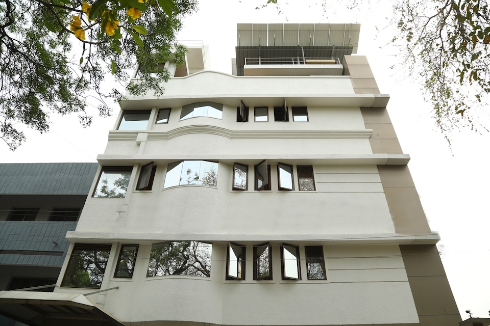 OYO Flagship 37988 Peanut Inn, Dharampeth Nagpur, Nagpur