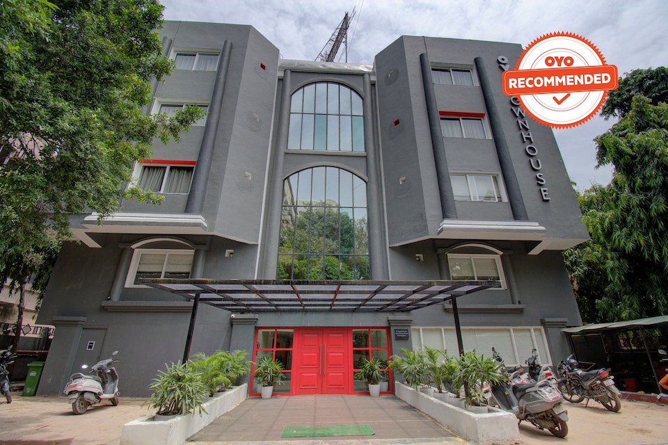 oyo townhouse