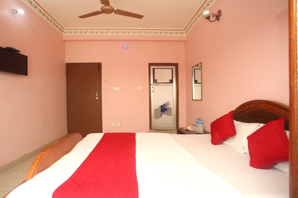 OYO 366 Hotel Anmol, Nepalgunj, Nepalgunj