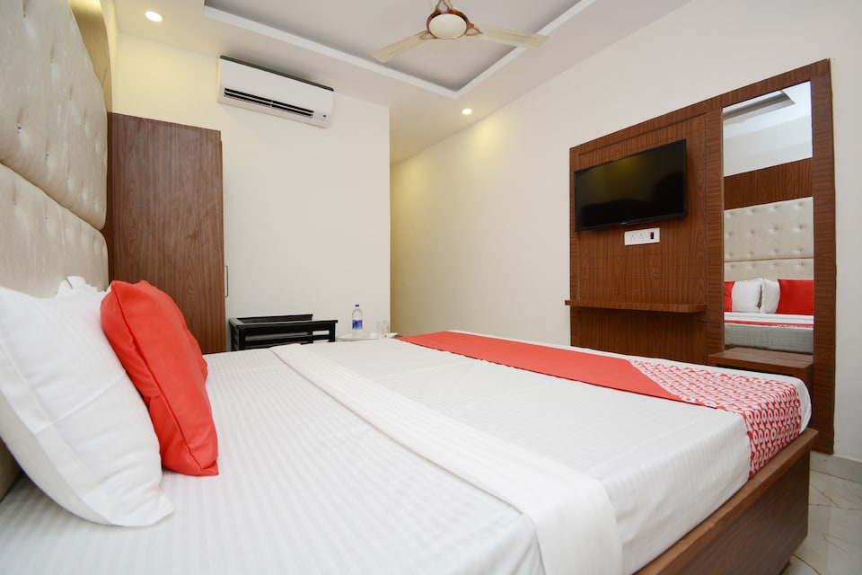 OYO 38037 Taj Inn, Zirakpur, Zirakpur