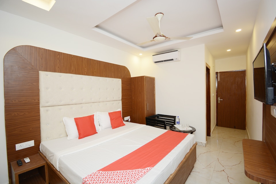 OYO 38037 Taj Inn, Zirakpur, Zirakpur
