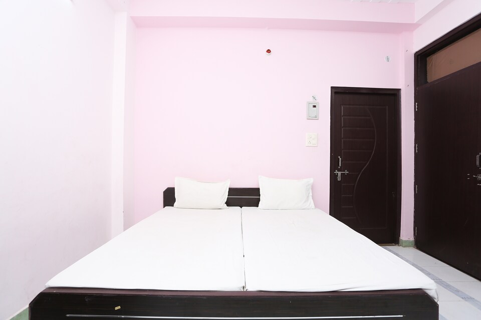 OYO 38046 Shri Vishnu Dham, Iskcon Vrindavan, Vrindavan