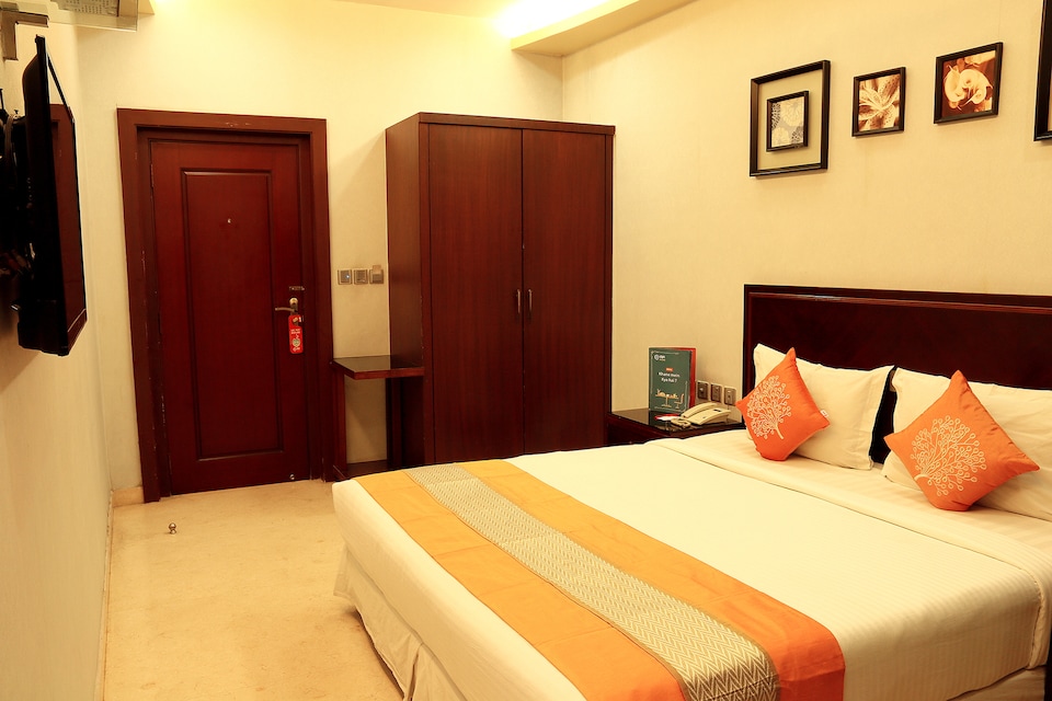 OYO 3687 Golden Orchid, Park Circus Kolkata, Kolkata