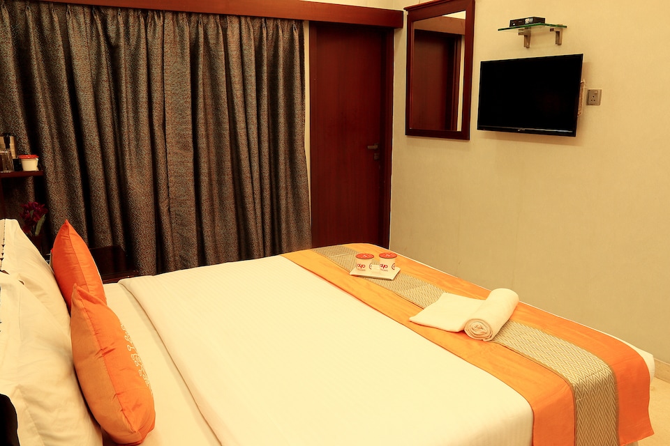 OYO 3687 Golden Orchid, Park Circus Kolkata, Kolkata