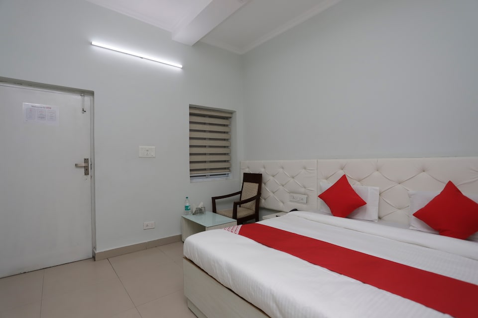 OYO 38069 Hotel Valentine, Muzzafarnagar City, Muzzafarnagar