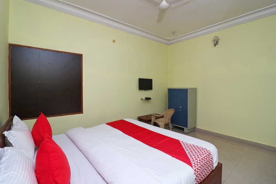 OYO 38078 Galaxy Rooms, Railway Station Bhubneshwar, Bhubaneswar