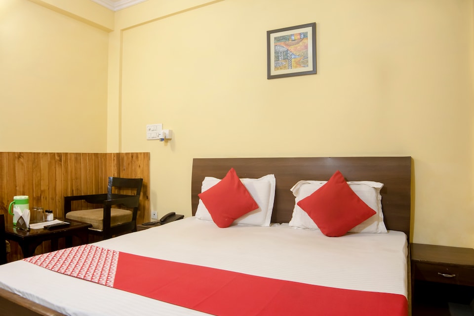 OYO 3690 Hotel Home, Delhi Nainital Highway, Rudrapur