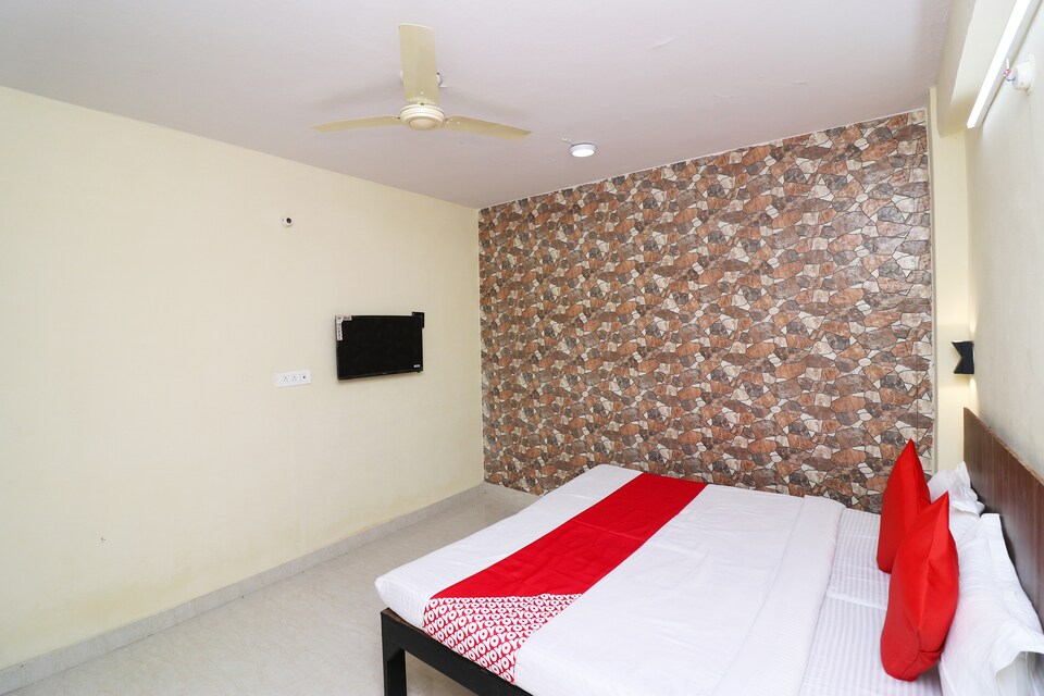 OYO 38092 The Anmol County, Your Premium Stay, Srinagar-Uttarakhand, Srinagar-Uttarakhand