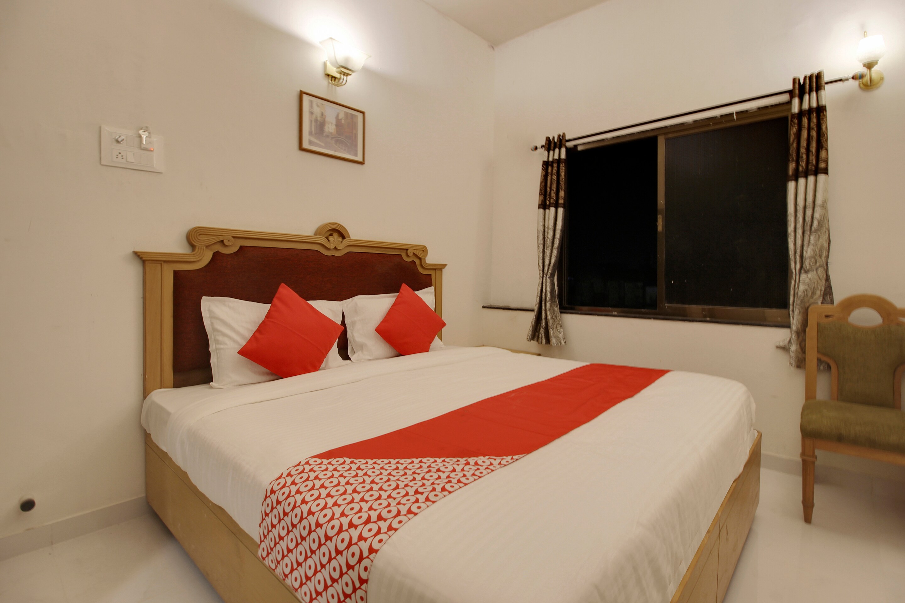 Book Star Hotels Akola     3045 night