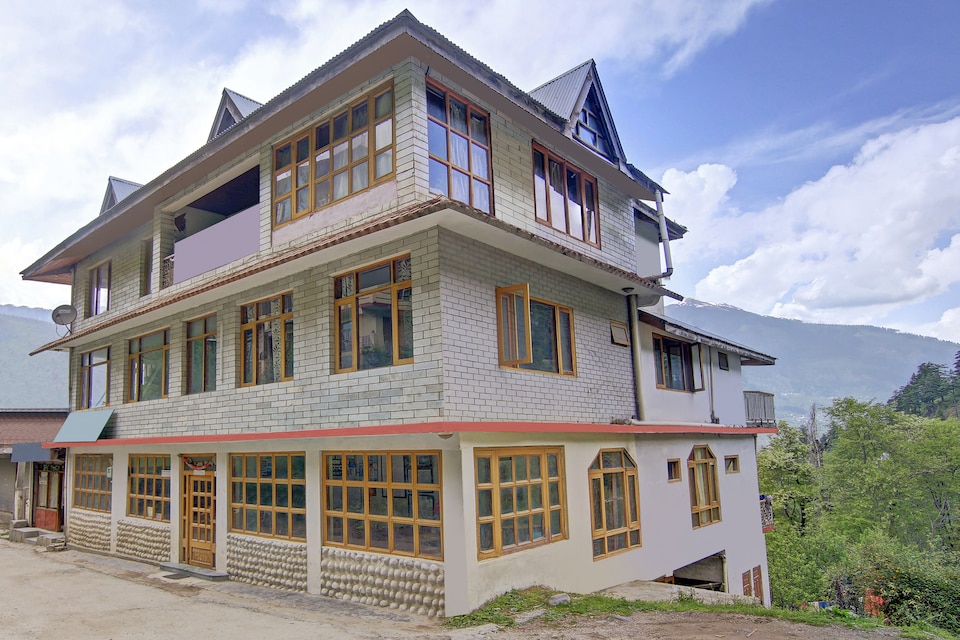 OYO 38117 Snow View Holiday Home, Naggar Road, Manali