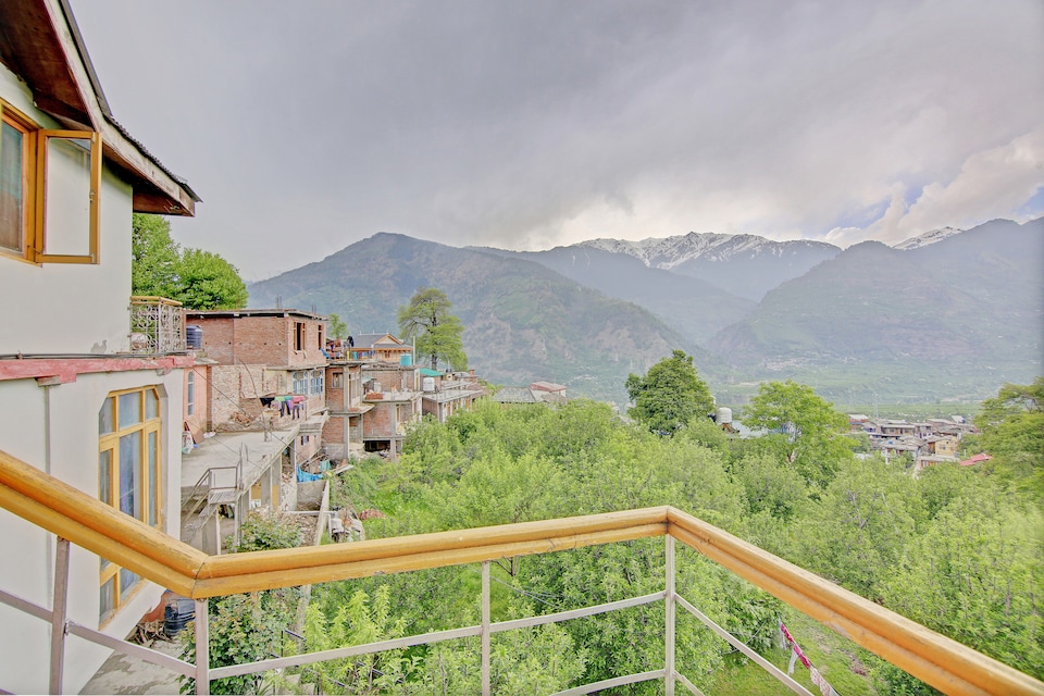 OYO 38117 Snow View Holiday Home, Naggar Road, Manali