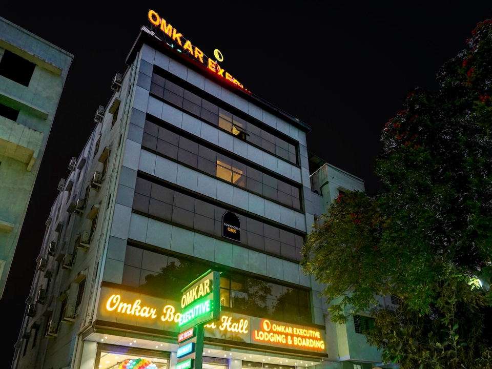 Townhouse OAK Omkar Executive, Swargate Pune, Pune