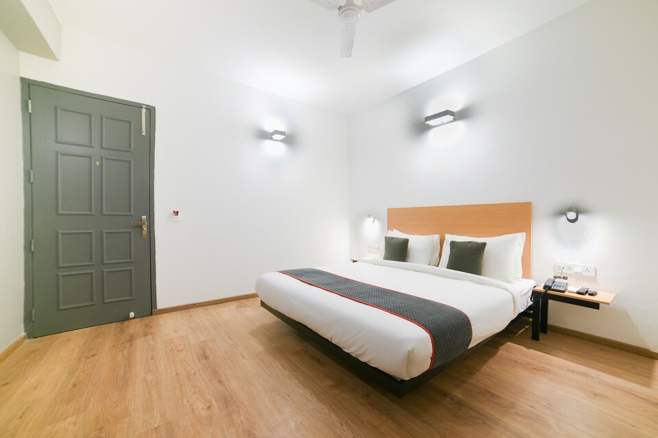 OYO Townhouse 029 Shivalik Mercanle Co-Operave Bank, Noida Expressway SEZ, Noida