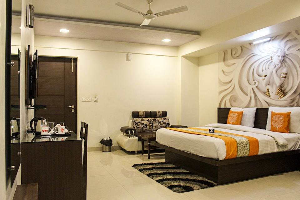 OYO 3694 Hotel Aashadeep, Corporate Complex, Agra
