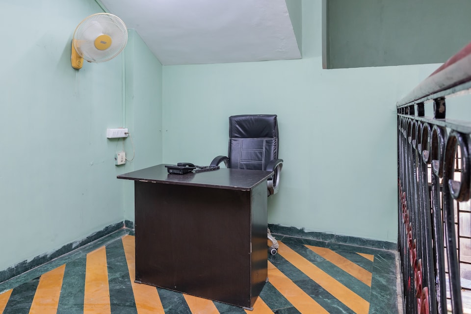 OYO 38142 Girdhar Mahal, Vijay Nagar Indore, Indore