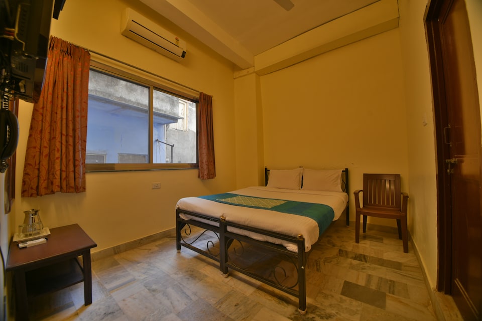 OYO 38145 Dine 11, Gulab Bagh, Udaipur