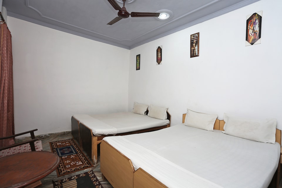 SPOT ON 38150 Pyrenees, Taj East Gate Road Agra, Agra