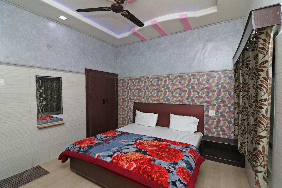 SPOT ON 38153 Hotel Taj Deluxe, Corporate Complex, Agra