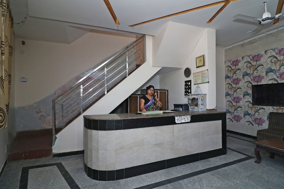 SPOT ON 38153 Hotel Taj Deluxe, Corporate Complex, Agra