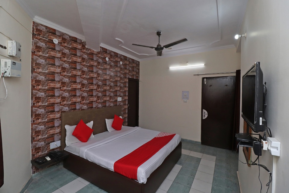 OYO 38165 Hotel Indralok, Kotdwar, Kotdwar