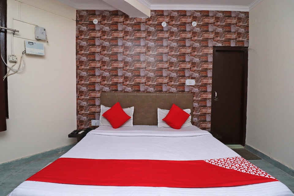 OYO 38165 Hotel Indralok, Kotdwar, Kotdwar