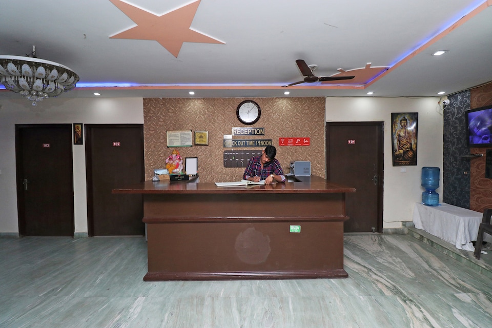 SPOT ON 38169 Hotel Sharma, Station Road - Raipur, Raipur