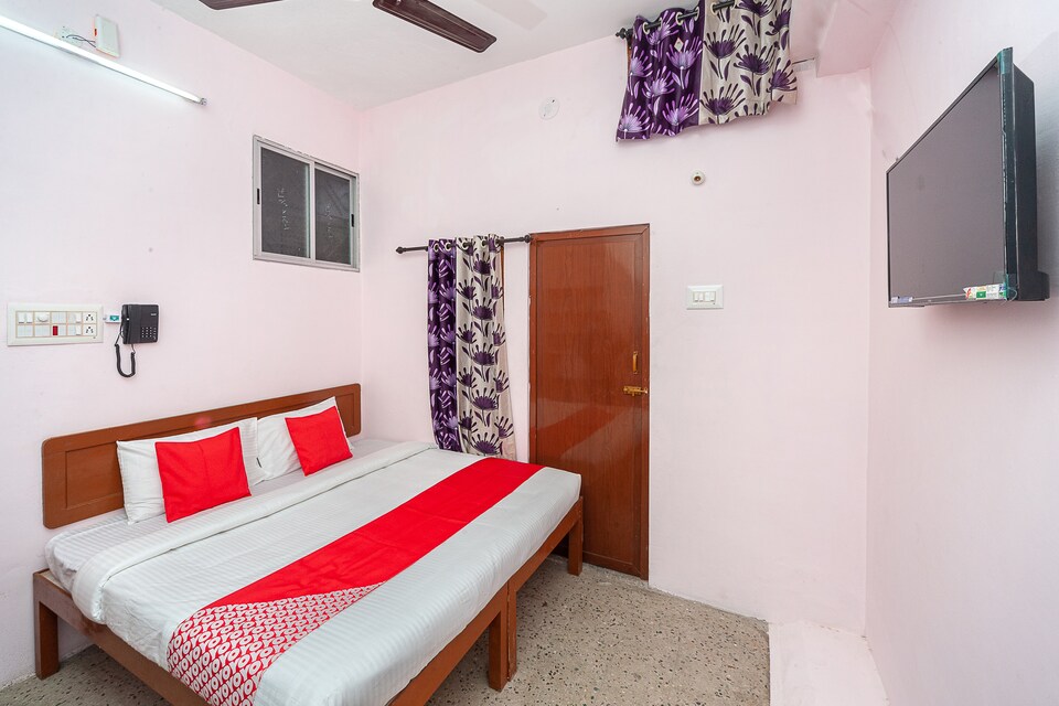 OYO 38178 DVS Residency, Reddipatti Salem, Salem