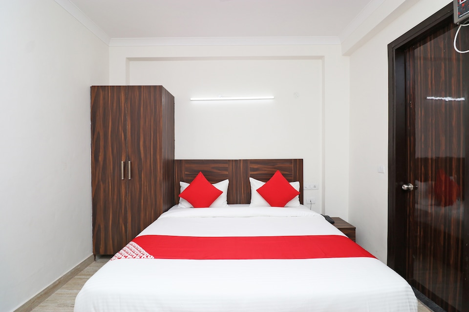 Hotel O N R Residency (Nanak Ram Residency), Medanta, Gurgaon