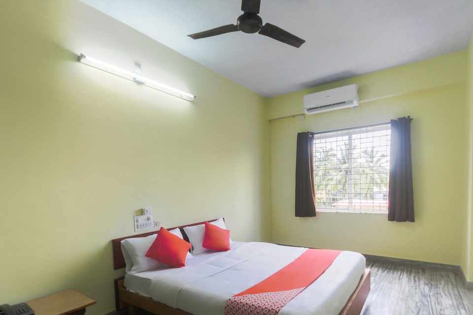 OYO 38212 Sandhya Lodge, Manipal, Udupi-Manipal