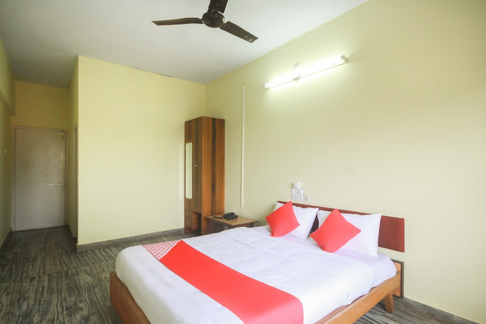 OYO 38212 Sandhya Lodge, Manipal, Udupi-Manipal