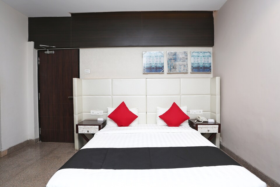 Capital O 38400 Gaurav Garden, Airport Road - Raipur, Raipur