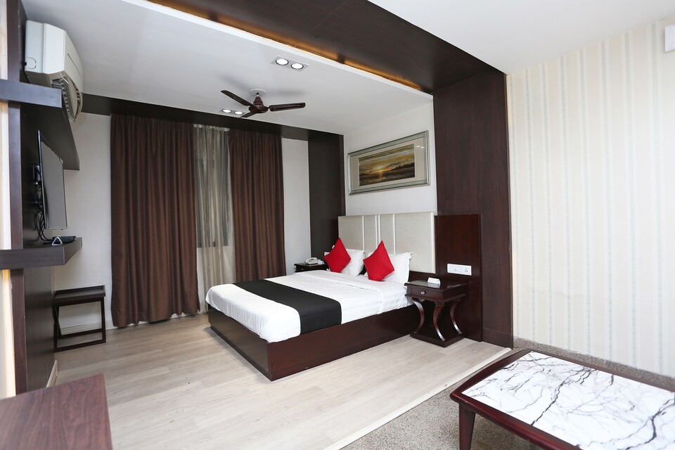 Capital O 38400 Gaurav Garden, Airport Road - Raipur, Raipur