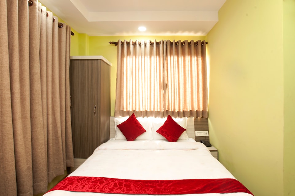 OYO 370 Hotel Devdaha & Restaurant, Sundhara Kathmandu, Kathmandu