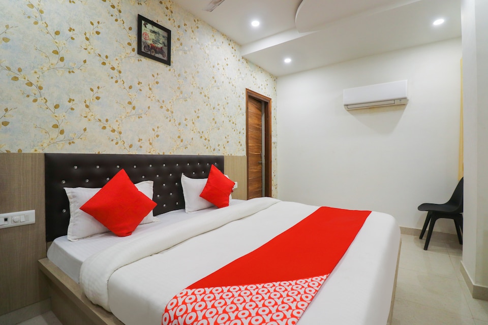 OYO 38409 Hotel Uma Palace , Gorakhnath Gorakhpur, Gorakhpur