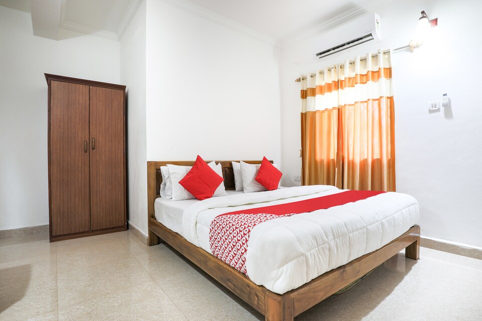 OYO 38418 Rosy Guest House, Baga Goa, गोवा