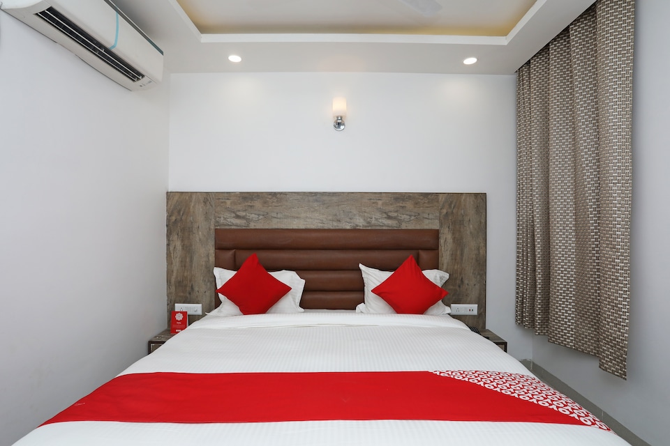 OYO 38425 Gracious, Airport Delhi, Delhi Transit