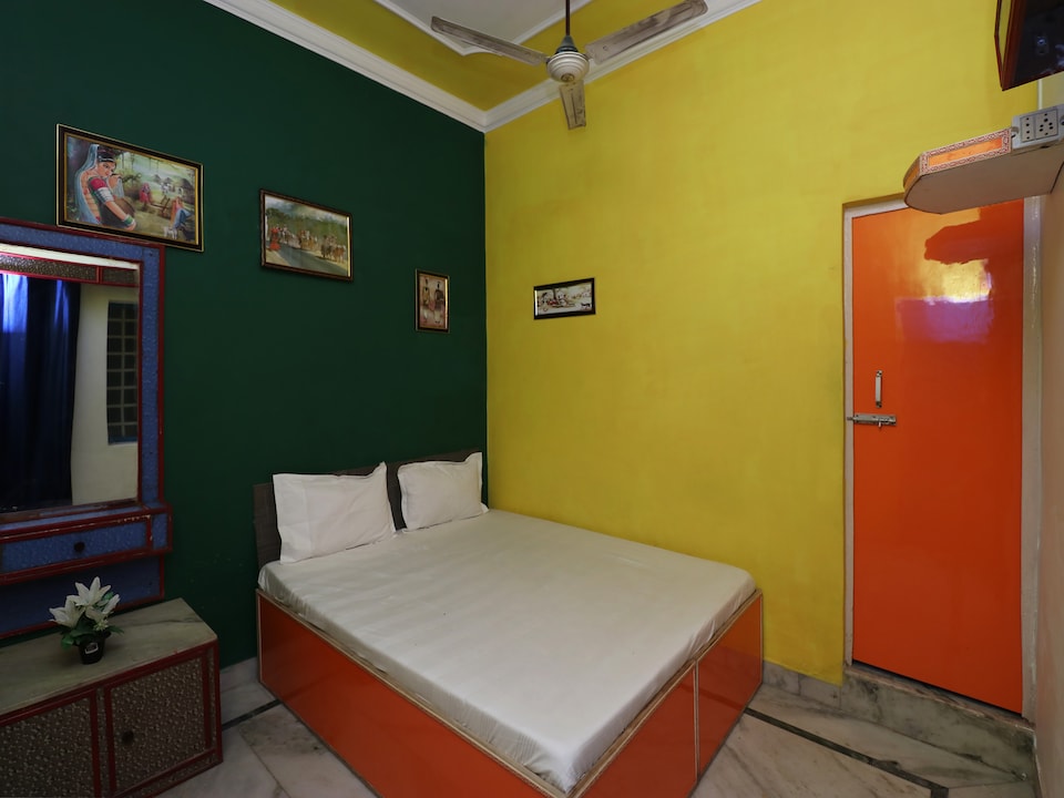 SPOT ON 38429 Hotel Namastey, Shilpgram, Agra