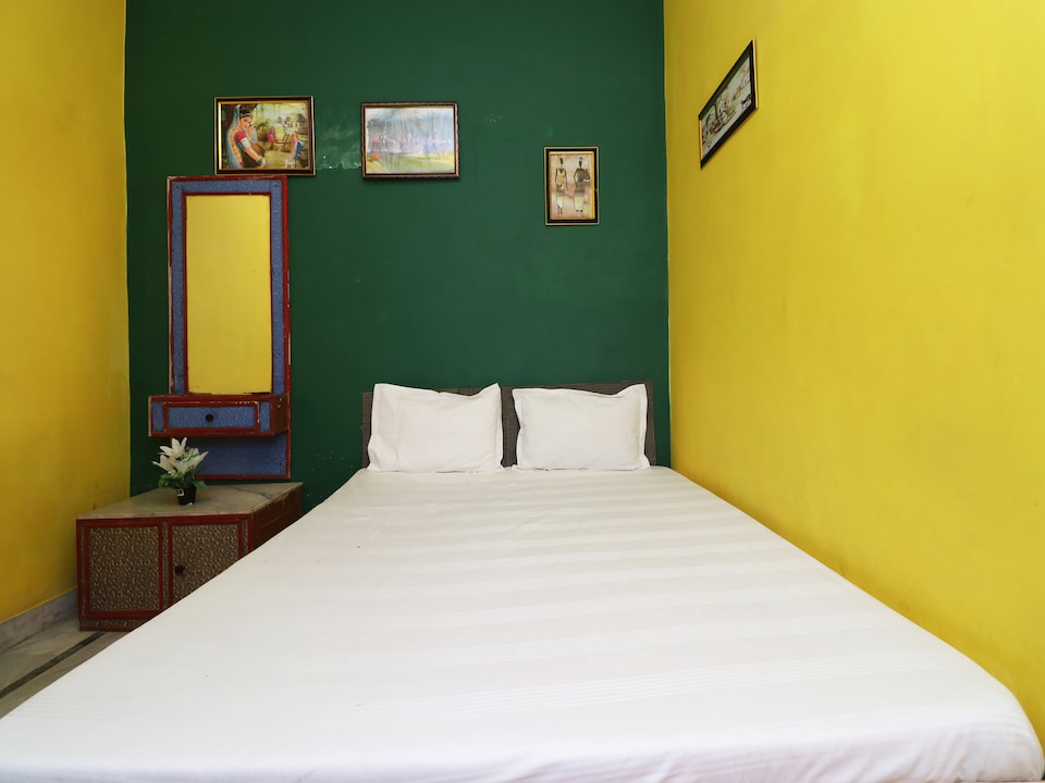 SPOT ON 38429 Hotel Namastey, Shilpgram, Agra