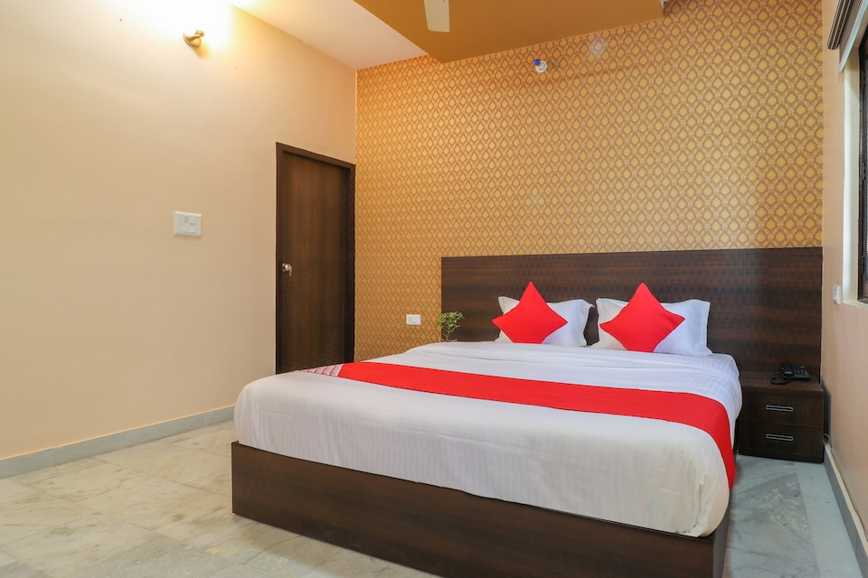 OYO 38529 Silk Inn Luxury At No Cost, Gomti Nagar Lucknow, लखनऊ