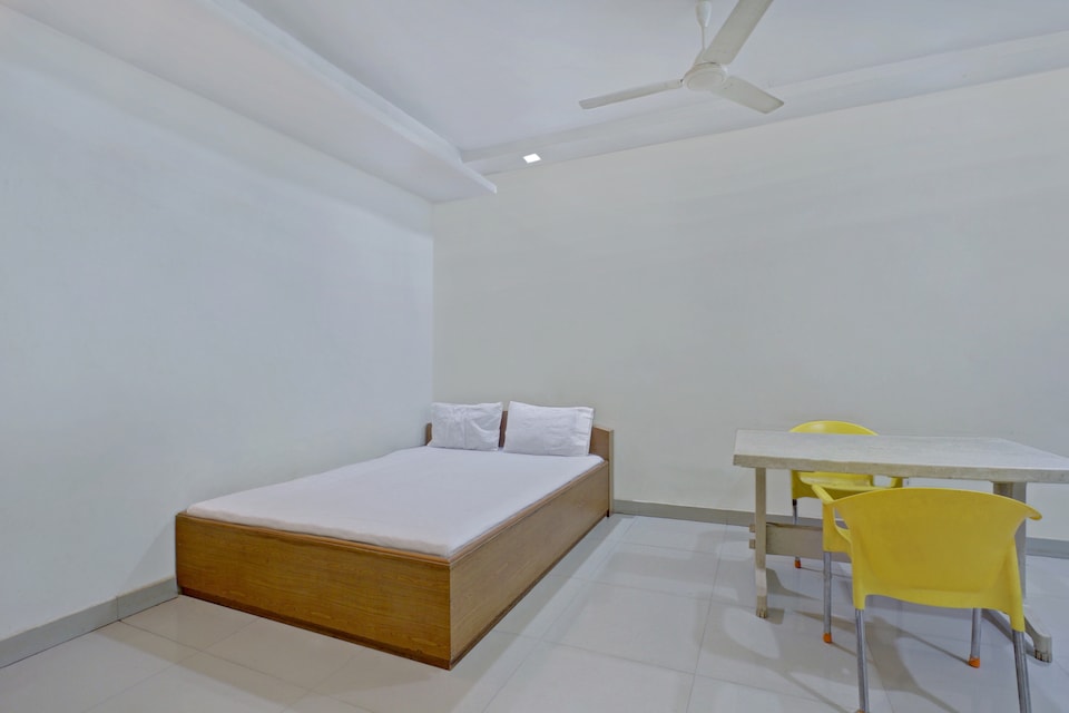 SPOT ON 38550 Golden Nest Lodge, Chikballapur-Bangalore, Chikballapur