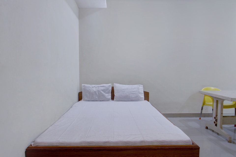 SPOT ON 38550 Golden Nest Lodge, Chikballapur-Bangalore, Chikballapur