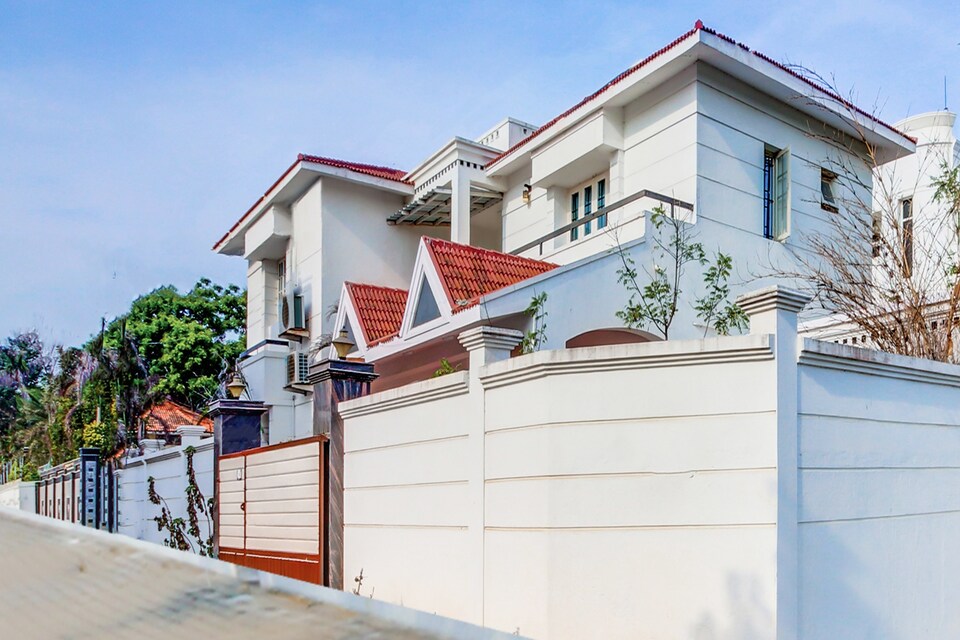 OYO Home 38555 Peaceful Studio Injambakkam, ECR Chennai, Chennai