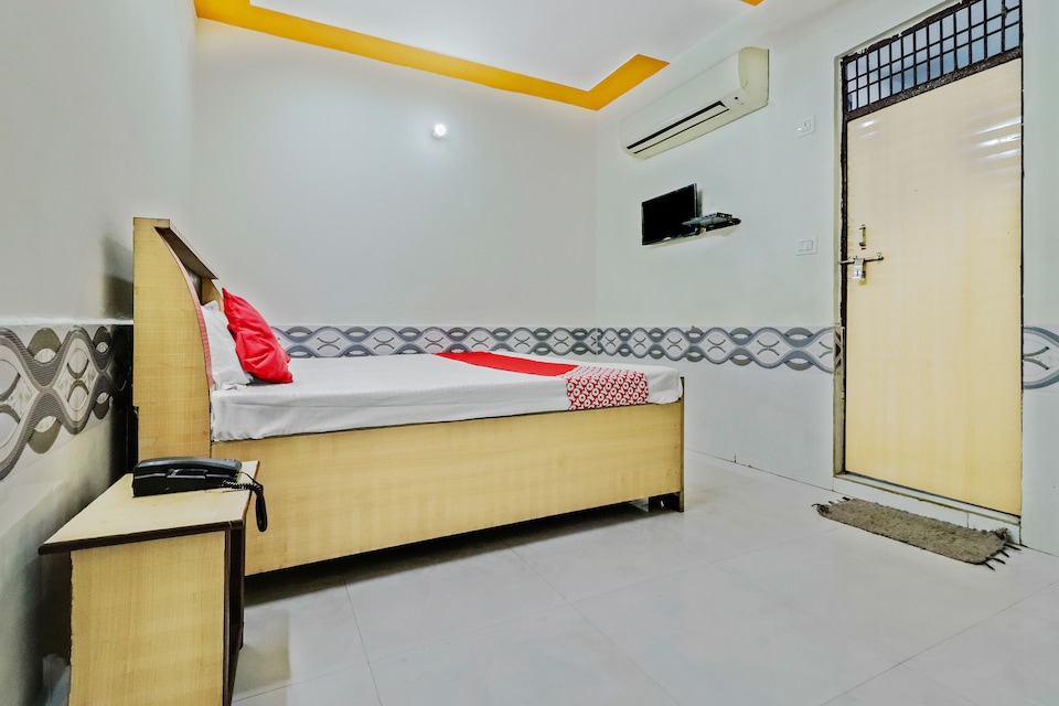 OYO 38558 Shri Govind Dham, Prem Mandir Vrindavan, Vrindavan