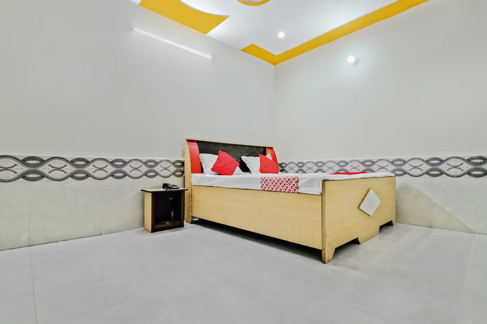 OYO 38558 Shri Govind Dham, Prem Mandir Vrindavan, Vrindavan