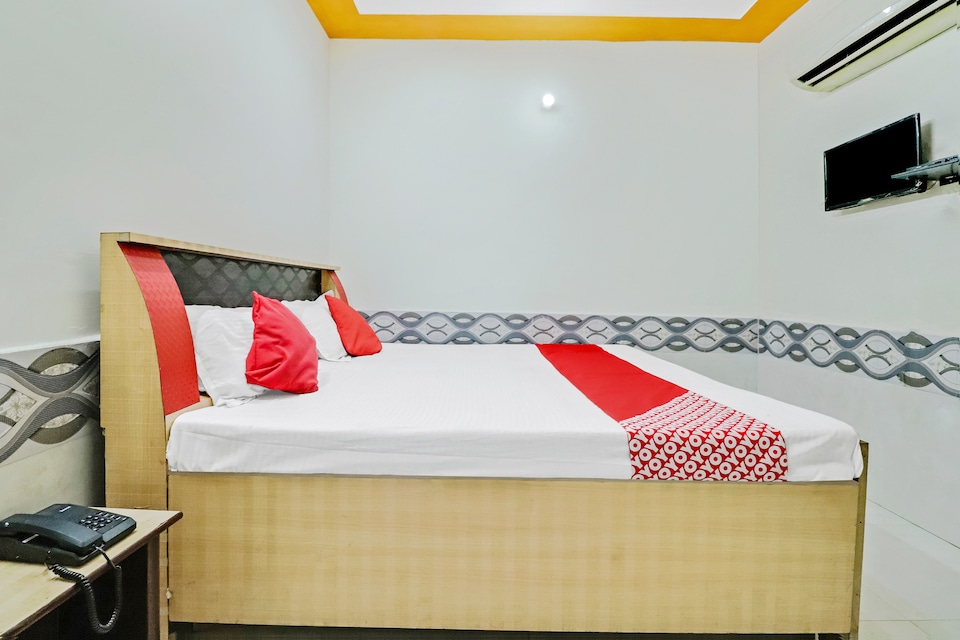 OYO 38558 Shri Govind Dham, Prem Mandir Vrindavan, Vrindavan