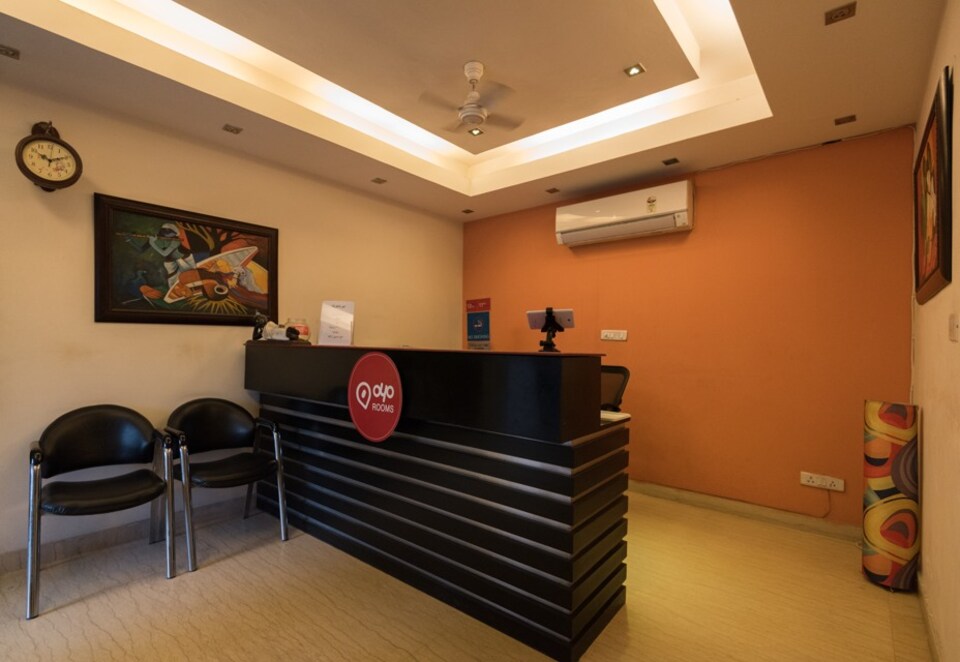 OYO Rooms 156 Near Galleria Market, Huda 2, Gurgaon