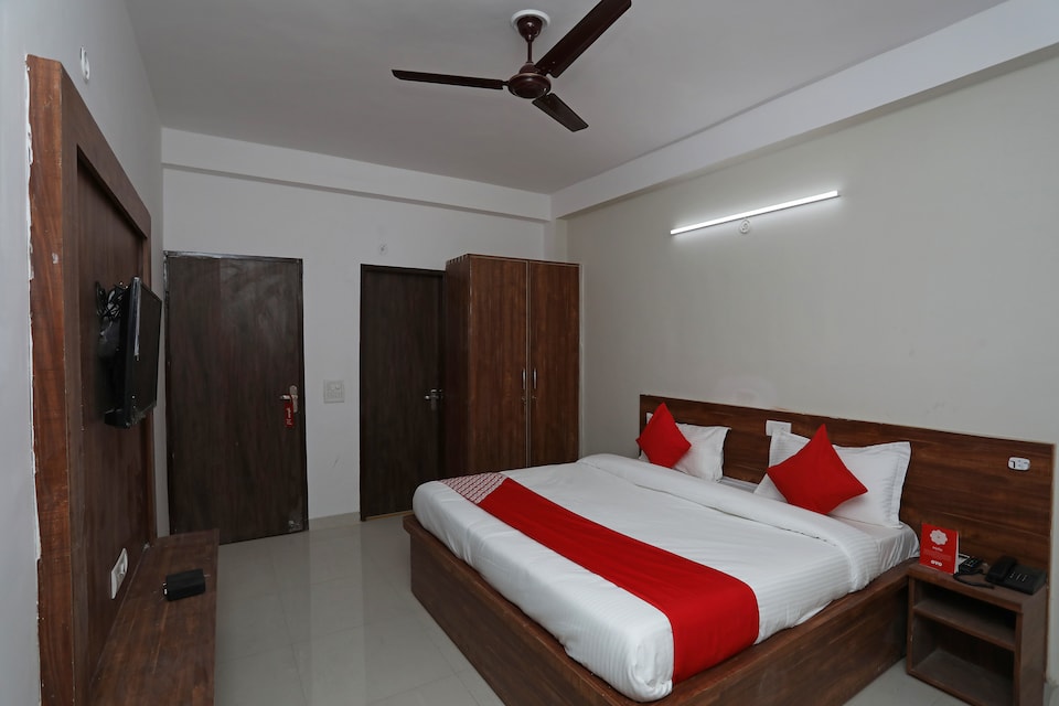 OYO 38577 Hotel 4 Fingures Inn, Old Gurgaon, Gurgaon