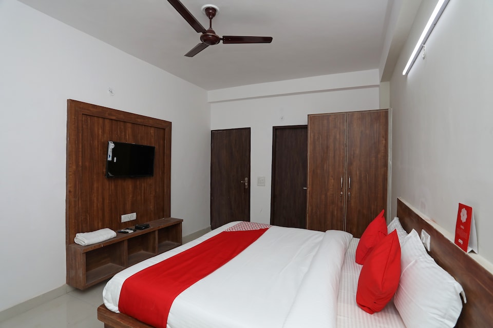 OYO 38577 Hotel 4 Fingures Inn, Old Gurgaon, Gurgaon