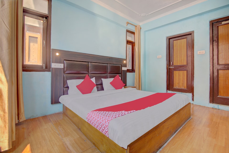 OYO Hotel Dew, Munawarabad, Srinagar