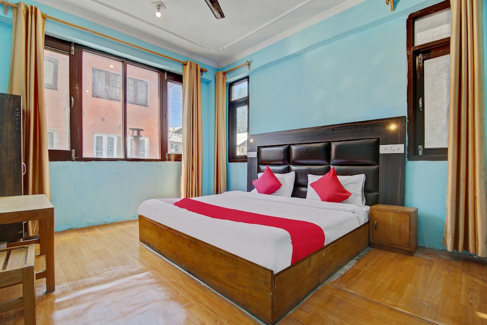 OYO Hotel Dew, Munawarabad, Srinagar